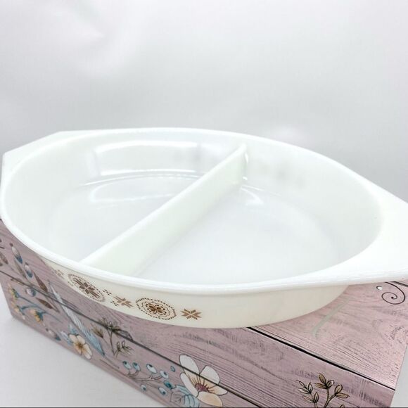 Vintage Pyrex Town and County Divided Casserole Dish - Picture 2 of 9